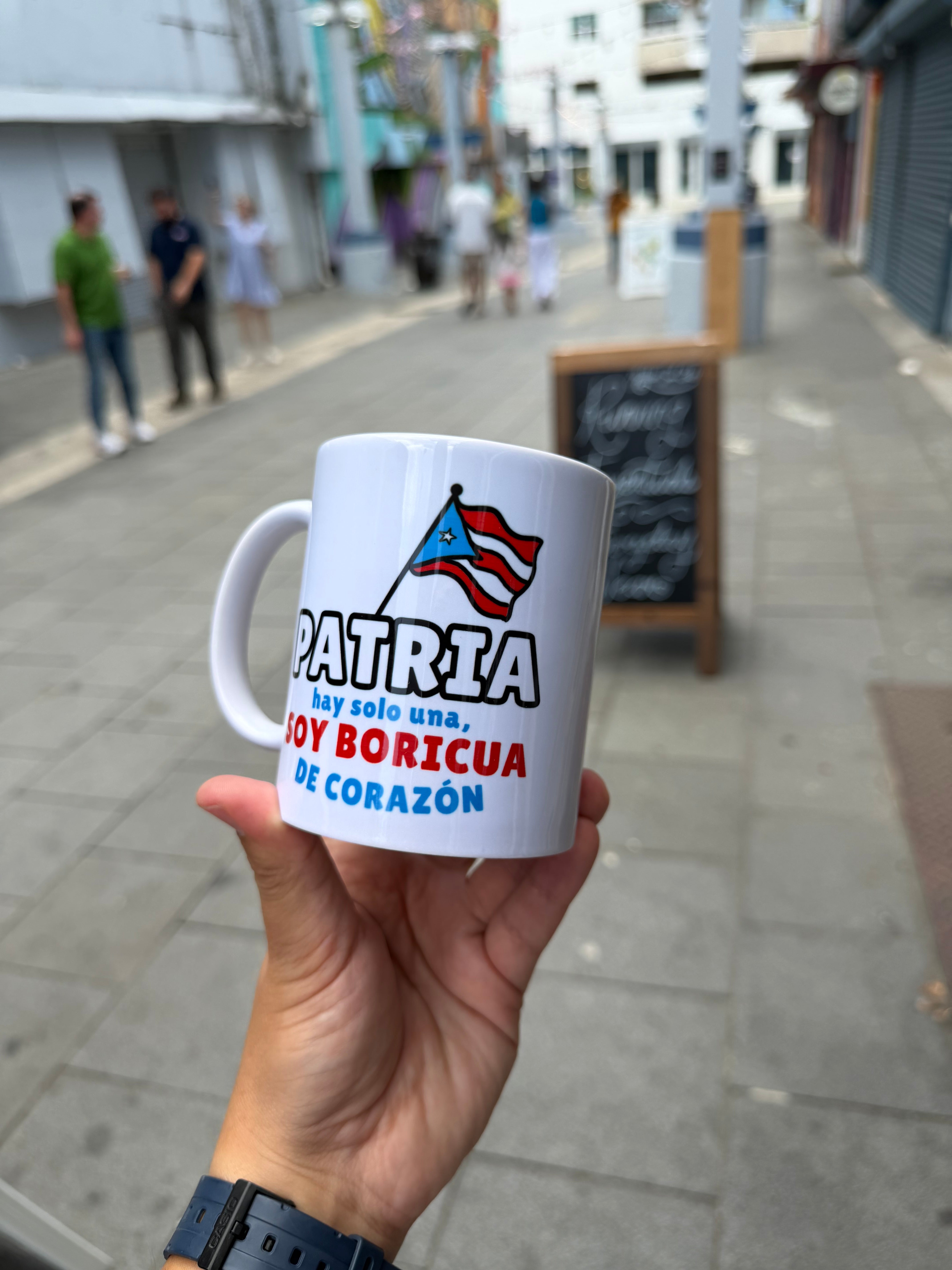 Taza: Patria hay solo una, soy Boricua de Corazón (Mug)
