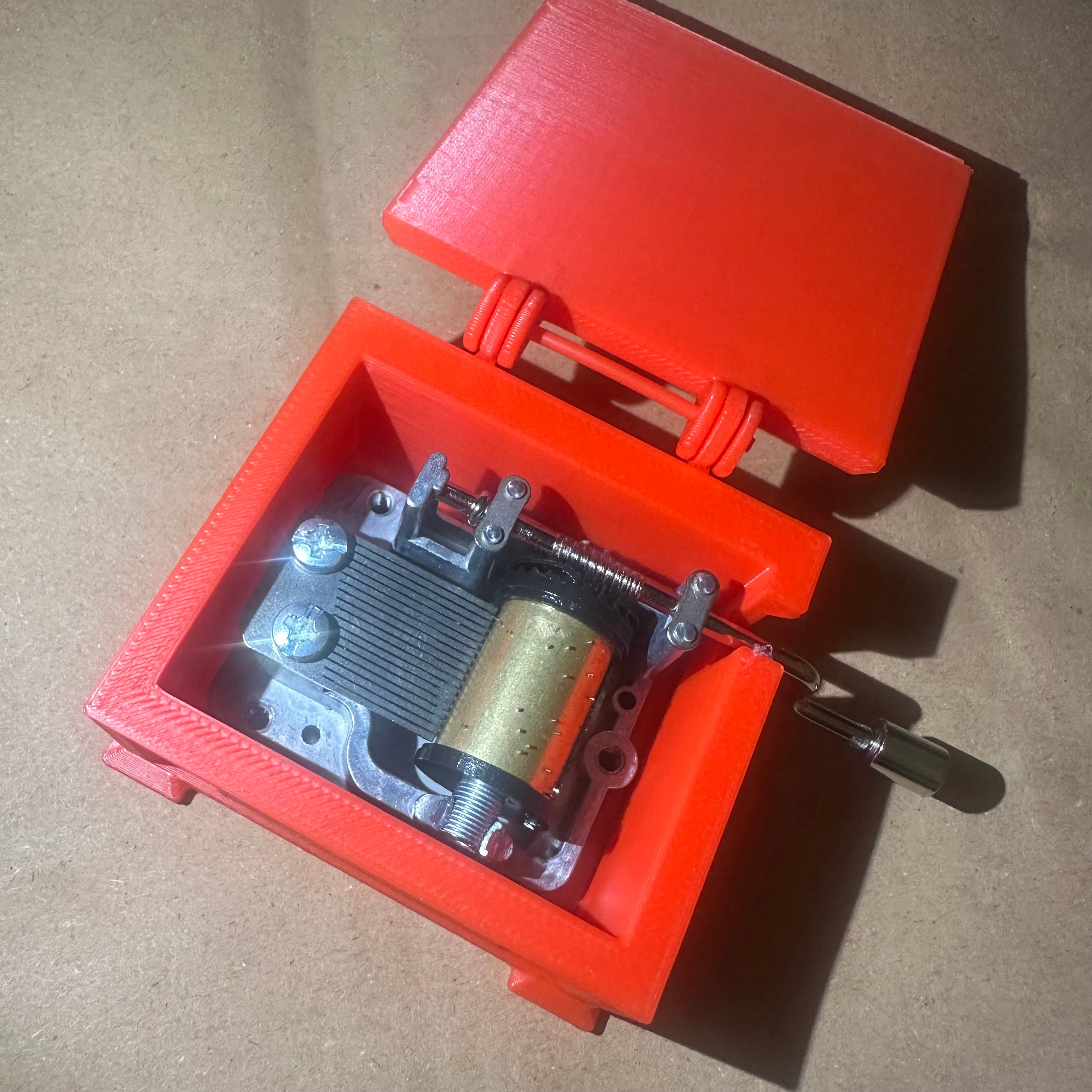 Cajita Musical #2 Rojo - La Borinqueña (Musical Box)