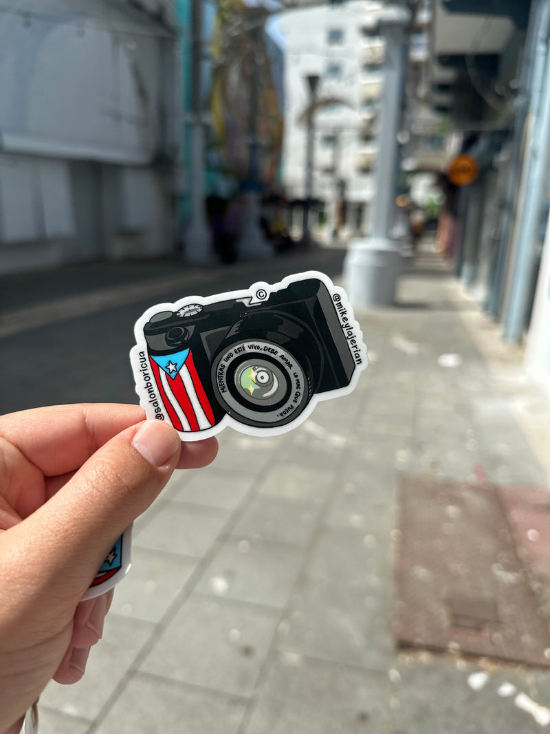Cámara con Bandera de Puerto Rico (Premium Sticker)