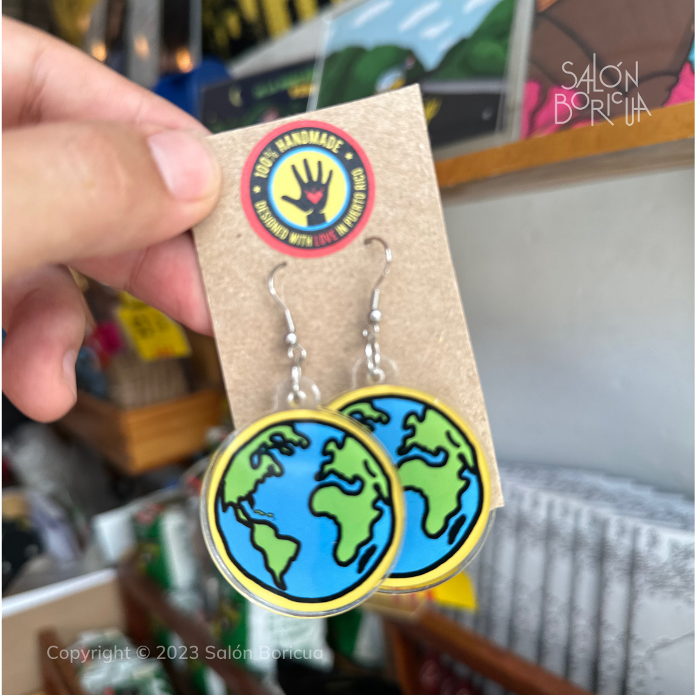 Pantallas: Planeta Tierra (Acrylic/Stainless Steel Earrings)