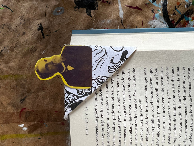 Handmade: Hostos (Origami Corner Bookmark)