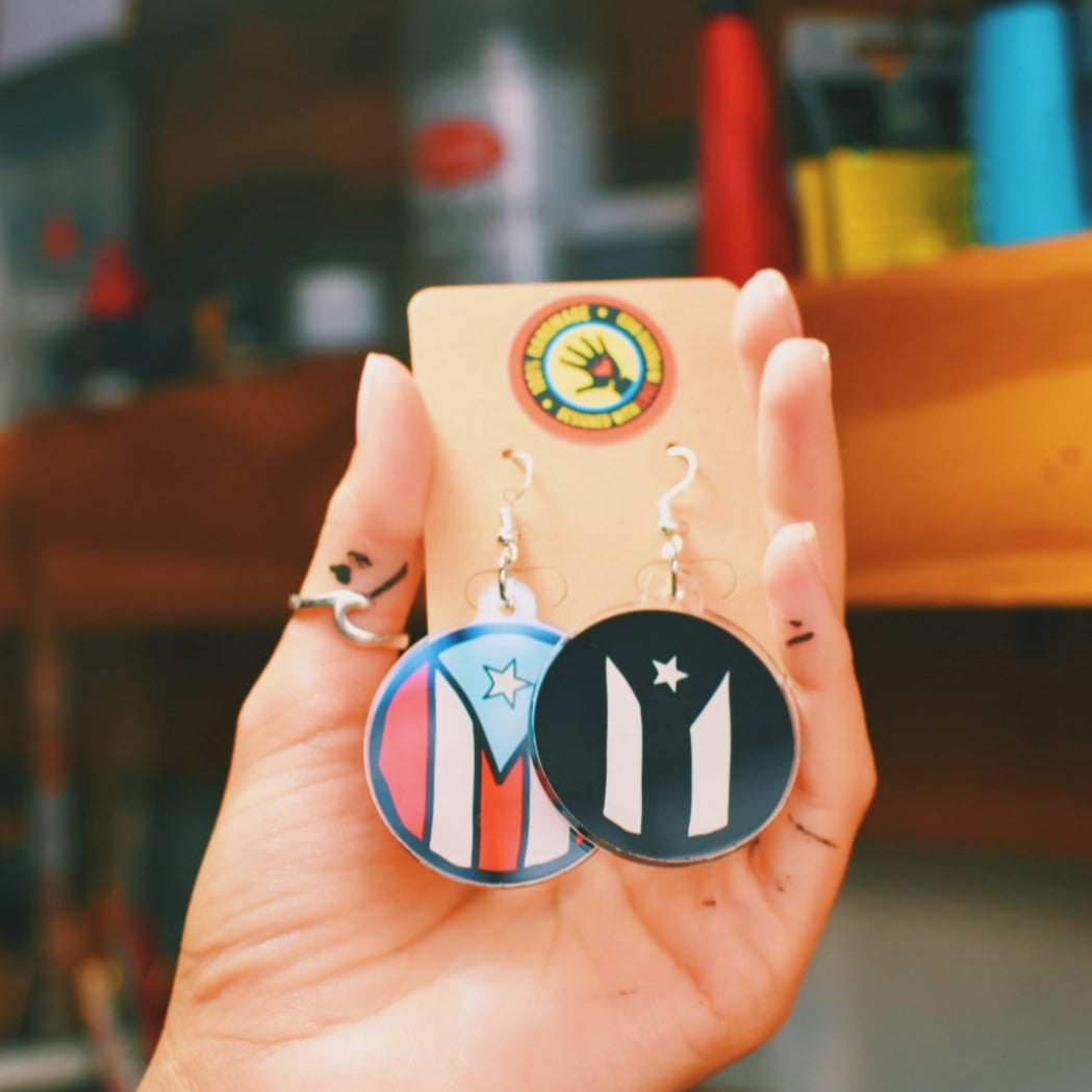Pantallas: PR Flag Duo: Sky/Black (Acrylic/Stainless Steel Earrings)